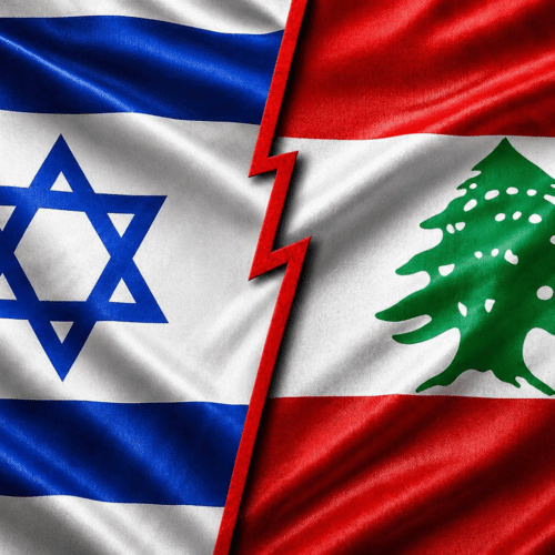 Drapeaux d’Israël et du Liban séparés par une ligne rouge en forme d’éclair symbolisant un conflit